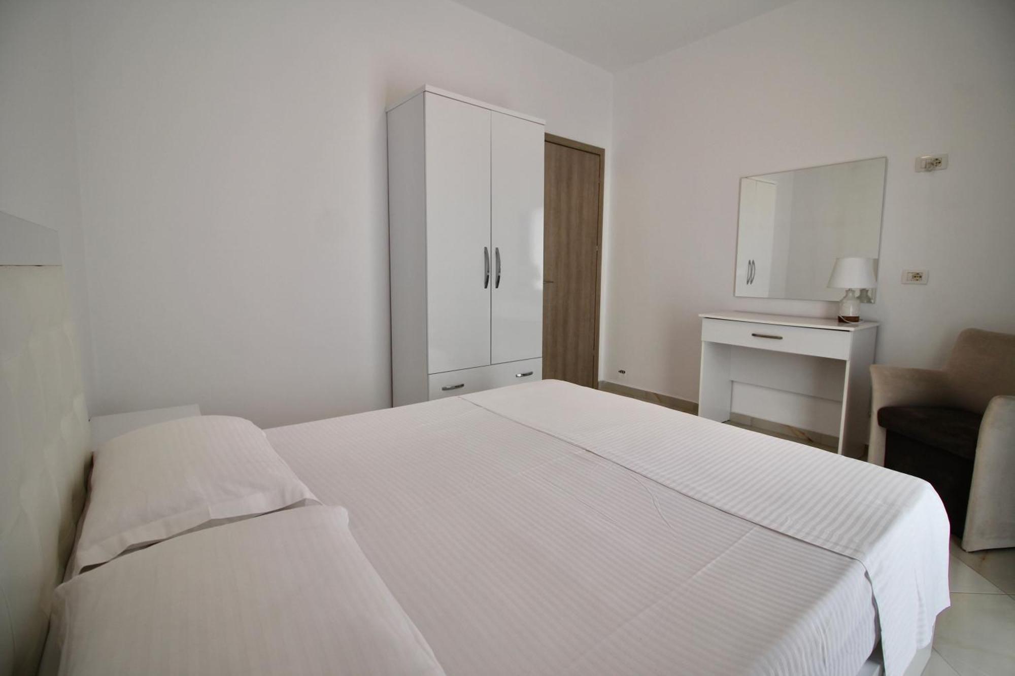 Saranda Apartaments Meta Luaran gambar